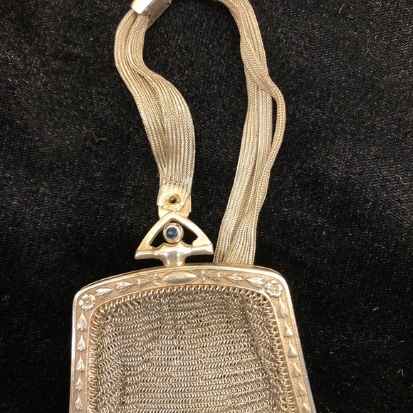 Whiting & Davis mesh vintage wristlet - Picture 3 of 12